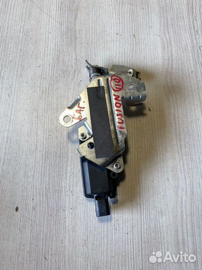 Активатор замка крышки багажника Ford Fusion CBK