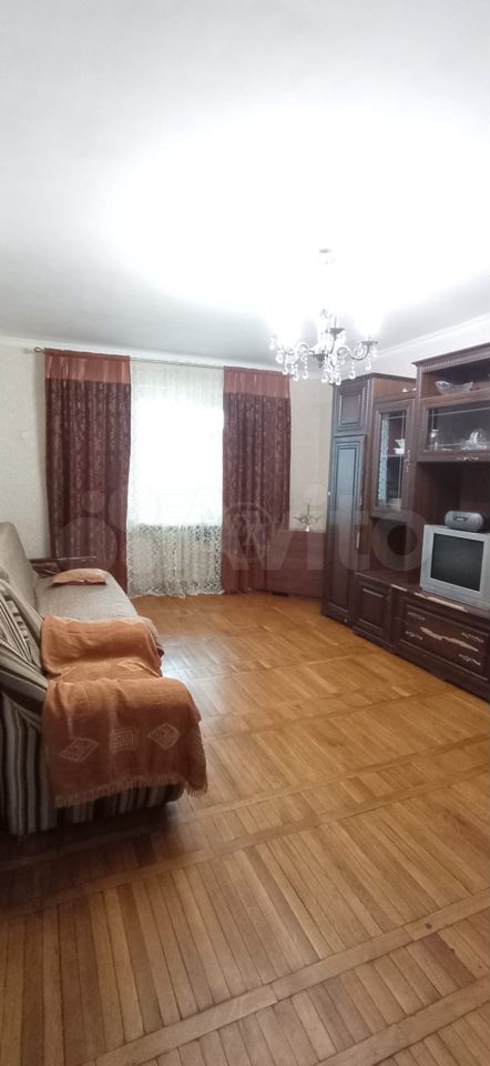 3-к. квартира, 60 м², 2/5 эт.