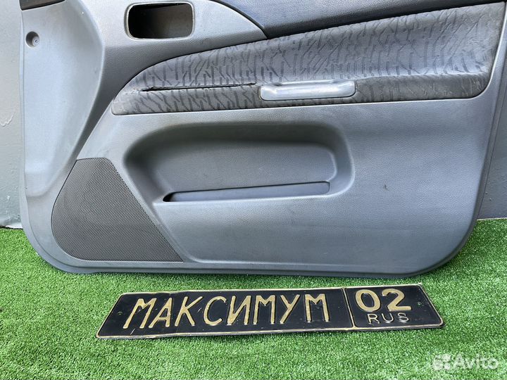 Передняя правая обшивка Mitsubishi Lancer 9, Cedia