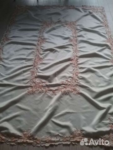 Скатерть с выбитыми узорами 210см140