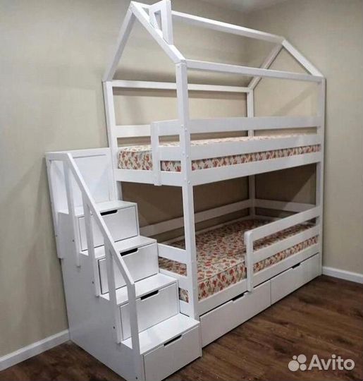 Кровать домик, массив