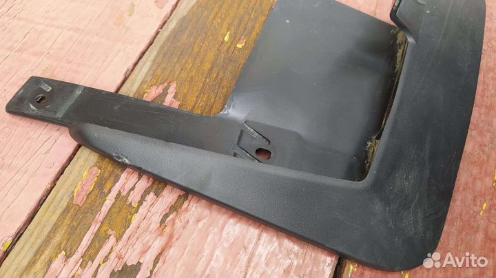 Брызговик тойота королла 210