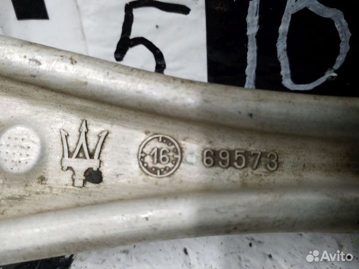 Рычаг задней подвески нижний правый Maserati Levan