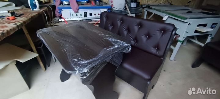 Комплект диван стол табуретки