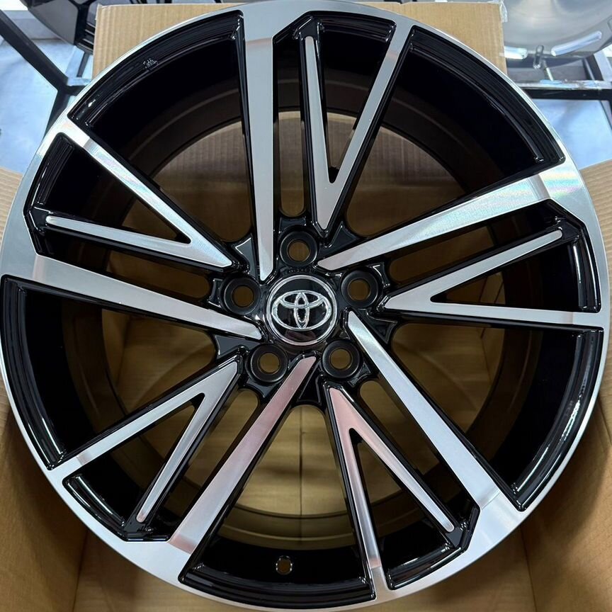 Литые диски Toyota 8×R18 5×114.3