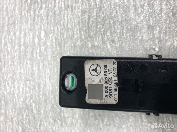 Плафон подсветки салона задний левый Mercedes-Benz