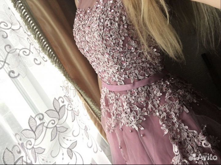 Платье праздничное