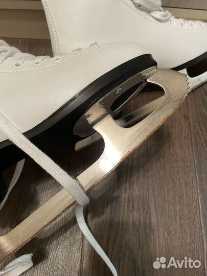 Коньки фигурные head