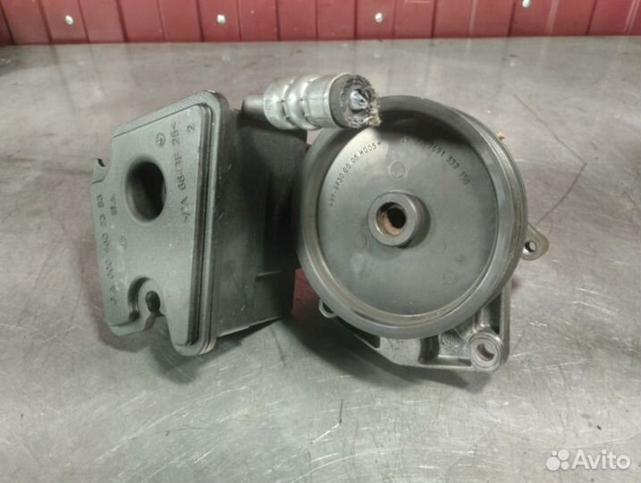 Насос гидроусилителя руля Mercedes C-Class W204