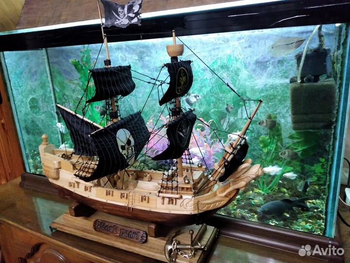 Деревянная модель корабля