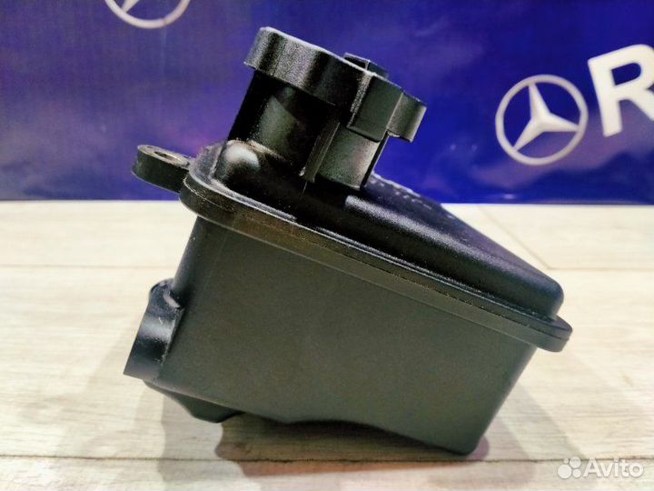 Бачок гидроусилителя Mercedes-Benz 212.047 E 250