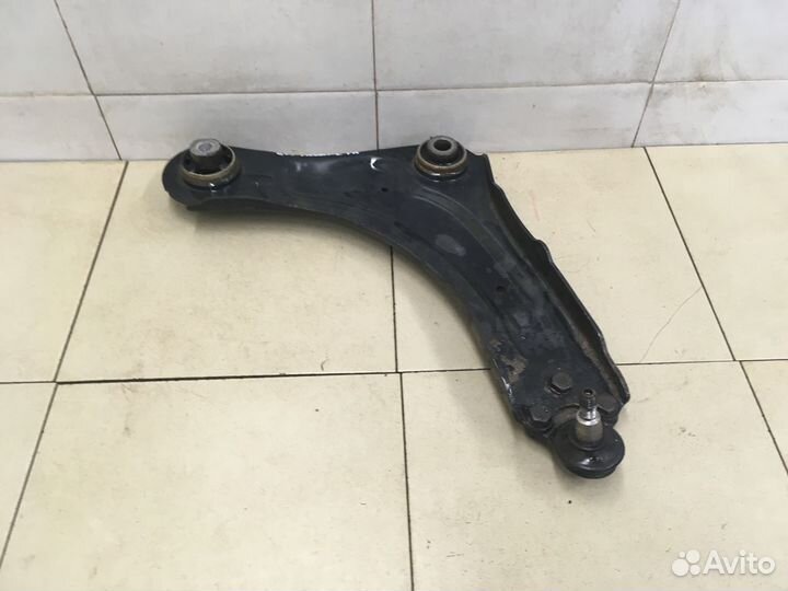 Рычаг передний правый Fluence 2010