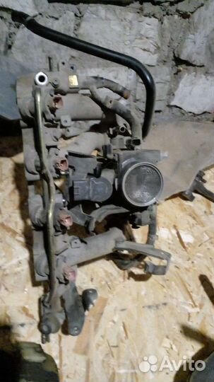 Впускной коллектор в зборе