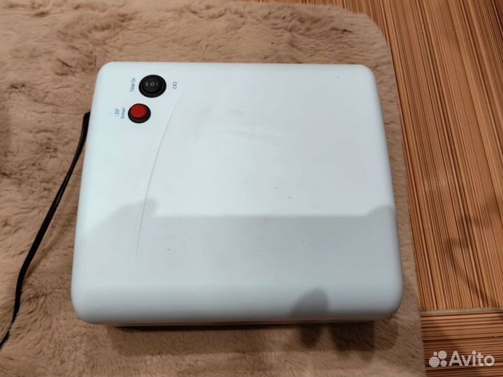 Лампа для ногтей