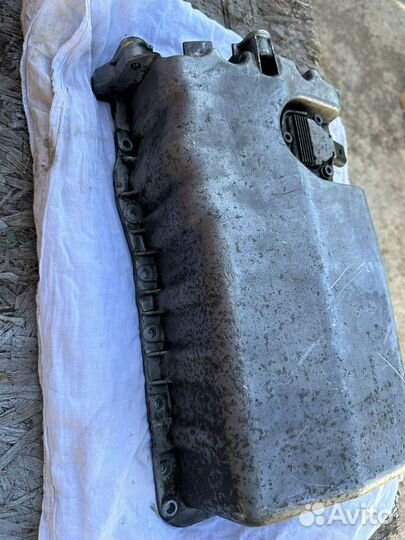 Маслянный поддон Volkswagen Transporter t5