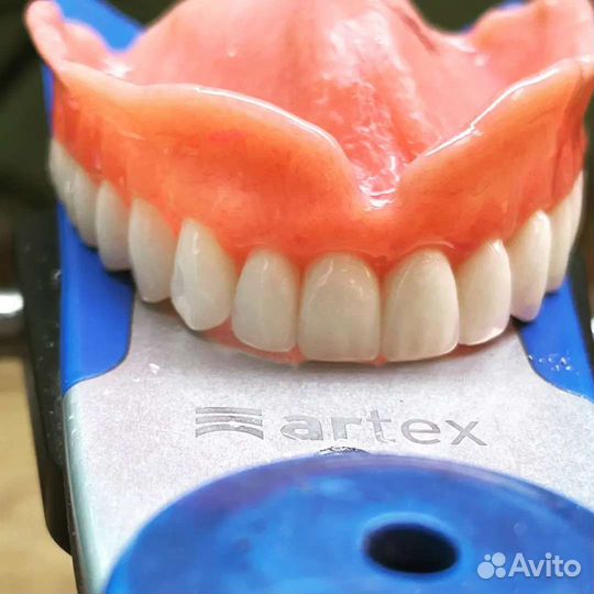 Зубной техник съемное протезирование