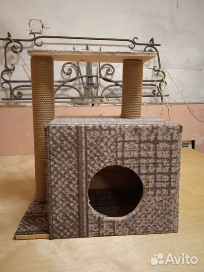 Домик для кошки с когтеточкой, новый