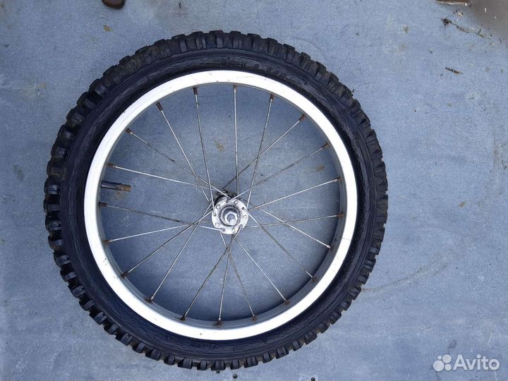 Колесо переднее на велосипед r16