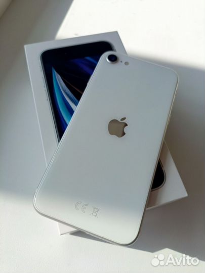 iPhone SE, 64 ГБ