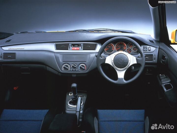Приборная панель Lancer Evolution