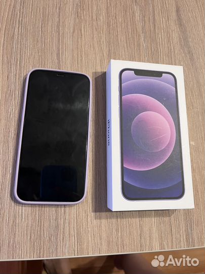 Телефон iPhone 12