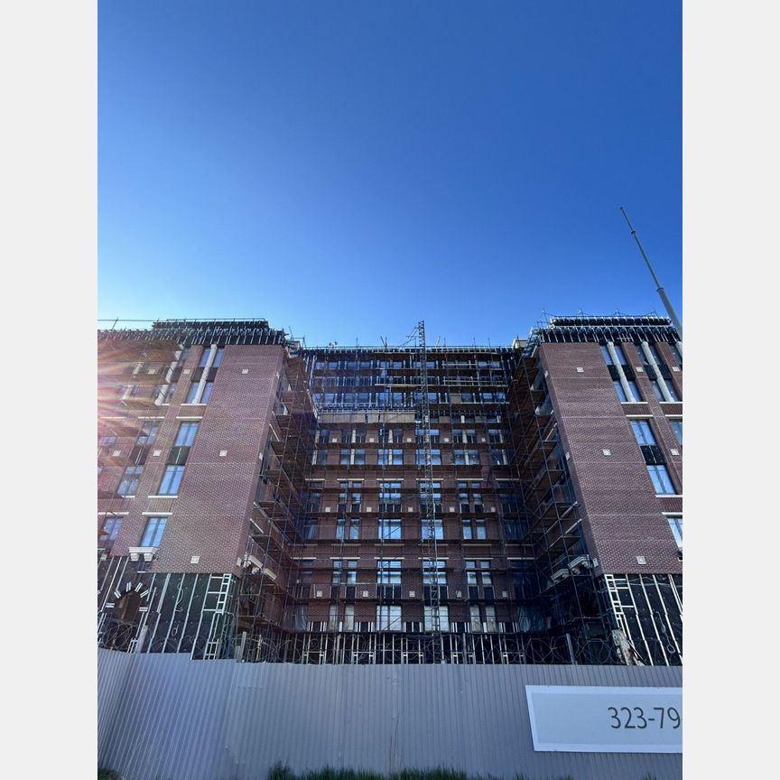 2-к. квартира, 83 м², 8/9 эт.