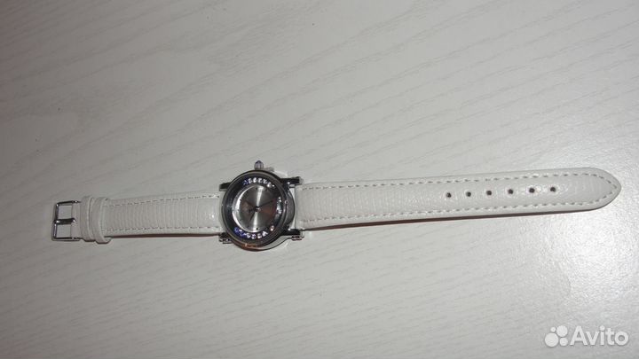 Новые часы в чехле