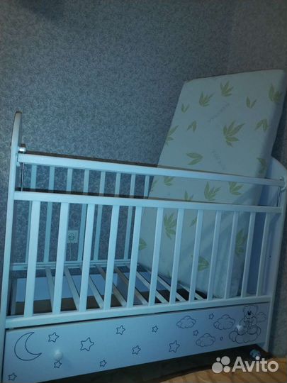 Детская кроватка