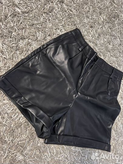 Кожаные шорты