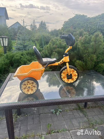 Трехколесный велосипед