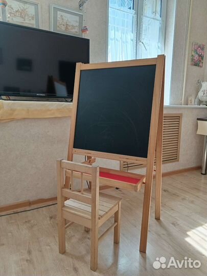Стульчик детский с мольбертом для рисования