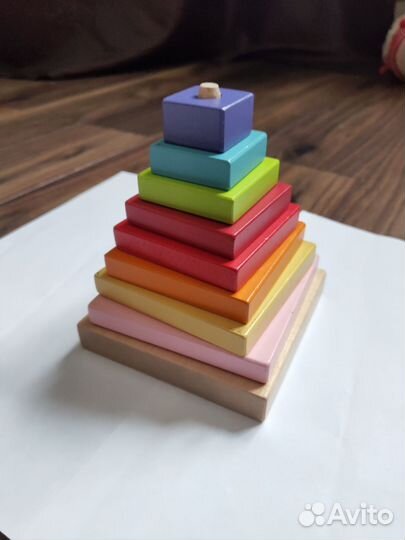 Детская квадратная деревянная пирамидка