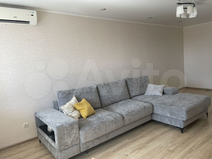 2-к. квартира, 76 м², 10/17 эт.