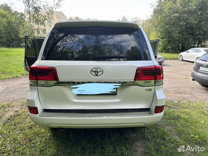 Прокат машины с водителем