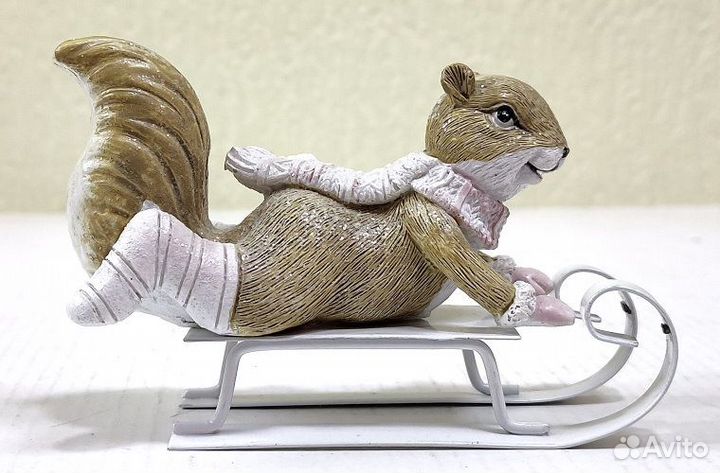 Статуэтка белка