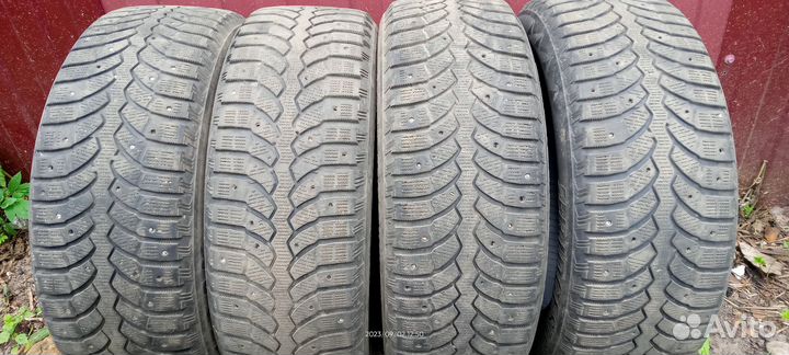 Bridgestone Blizzak Spike-01 185/60 R15