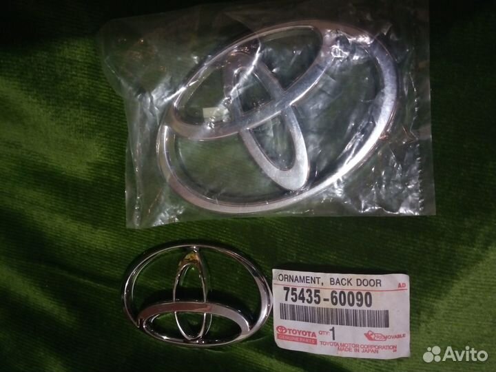 Орнамент Toyota Передний и задний. Новые