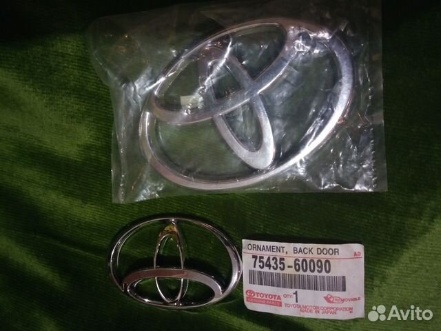 Орнамент Toyota Передний и задний. Новые