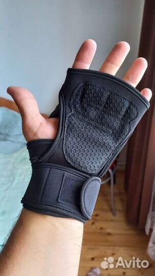 Спортивные перчатки для подтягивания на турнике