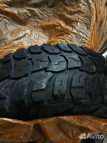 Kumho Road Venture M/T KL71 265/70 R17