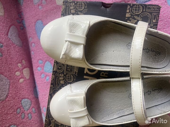 Туфли для девочки белые 30 р