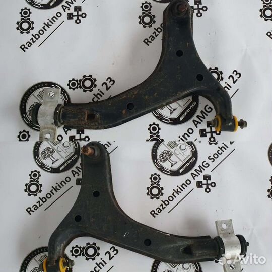 Рычаг передней подвески нижний для Nissan Elgrand