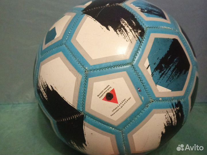 Футбольный мяч