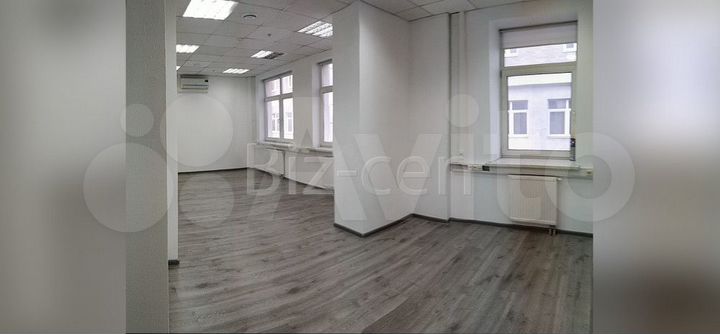 Недалеко от метро офис 167 кв.м в аренду