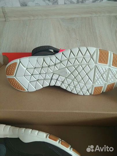 Спортивная обувь