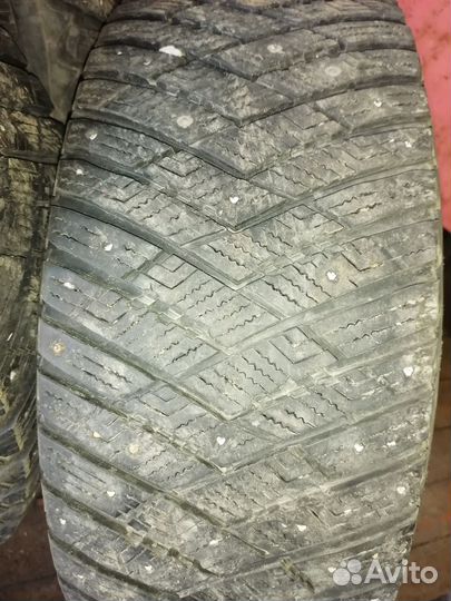 Goodyear Ultragrip Ice Arctic 265/60 R18 195J