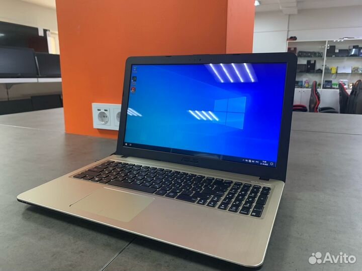 Игровой Ноутбук Asus/i3 5005/4GB/GT920/SSD/15.6