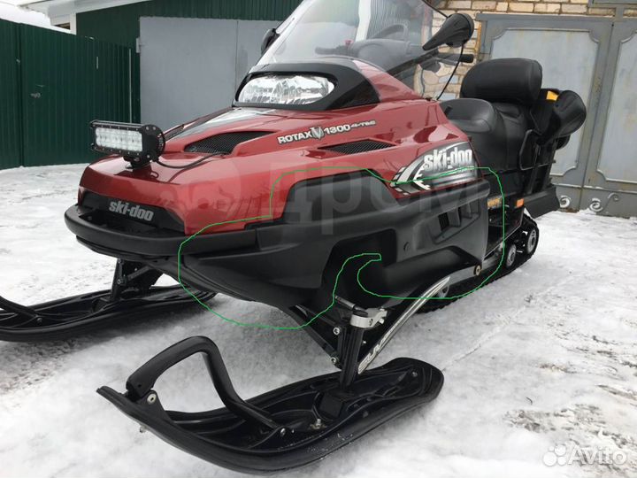 Левая боковина поддона Ski-Doo Lynx 605149805
