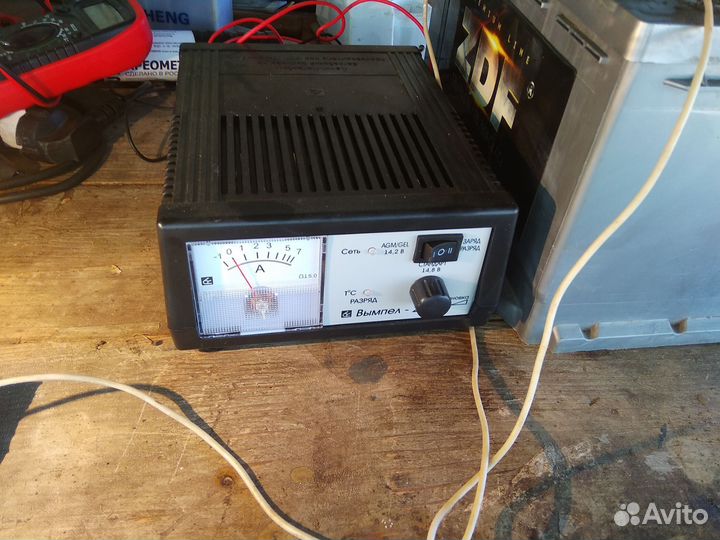 Автомобильный зарядное устройство вымпел 28