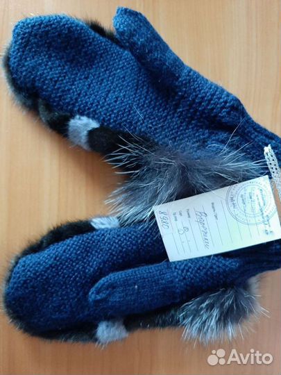 Норковые варежки новые